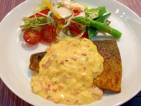 サバのカレー風味ソテー＊卵黄マヨネーズソースかけ